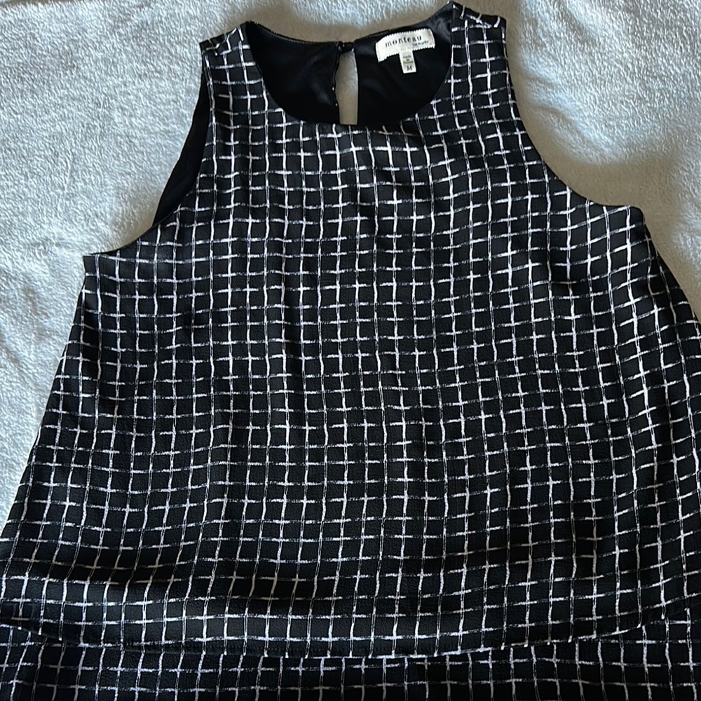Monochrome Sleeveless Checkered Blouse